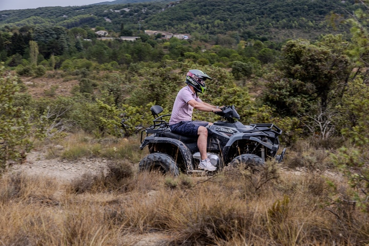 «<small class="fine d-inline">&nbsp;</small>C'est une zone de non-droit<small class="fine d-inline">&nbsp;</small>»&nbsp;: des quads sillonnent illégalement la garrigue